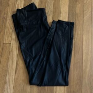 Time&Tru Black Faux Leather Leggings Womens SZ L 12/14 Skinny Like New Stretch